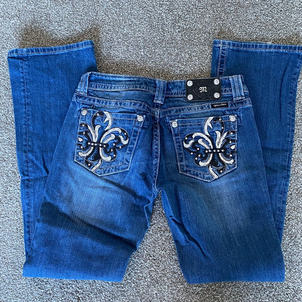 Miss Me Jean w/ Embellished pockets